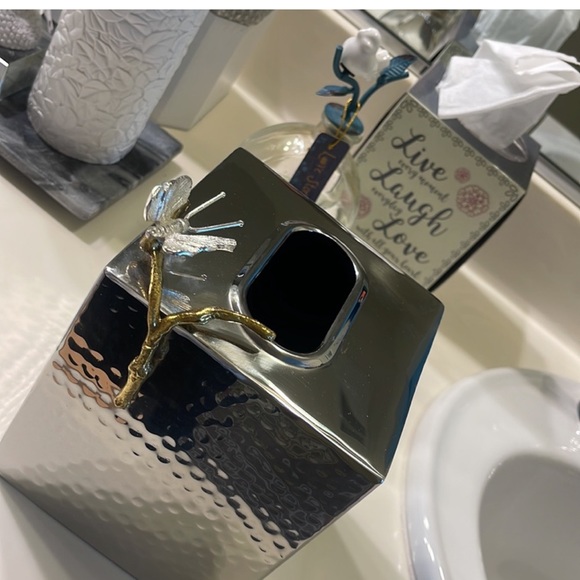 Delightful Butterfly Ginkgo Tissue Box Cover metal textures in solid bro… - Picture 12 of 12